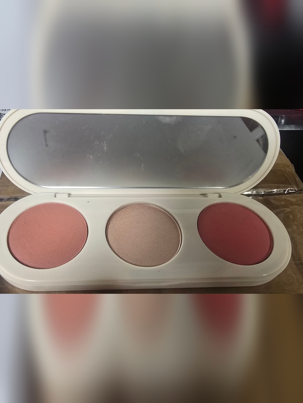 Farmasi 3in1 Palette + Samples